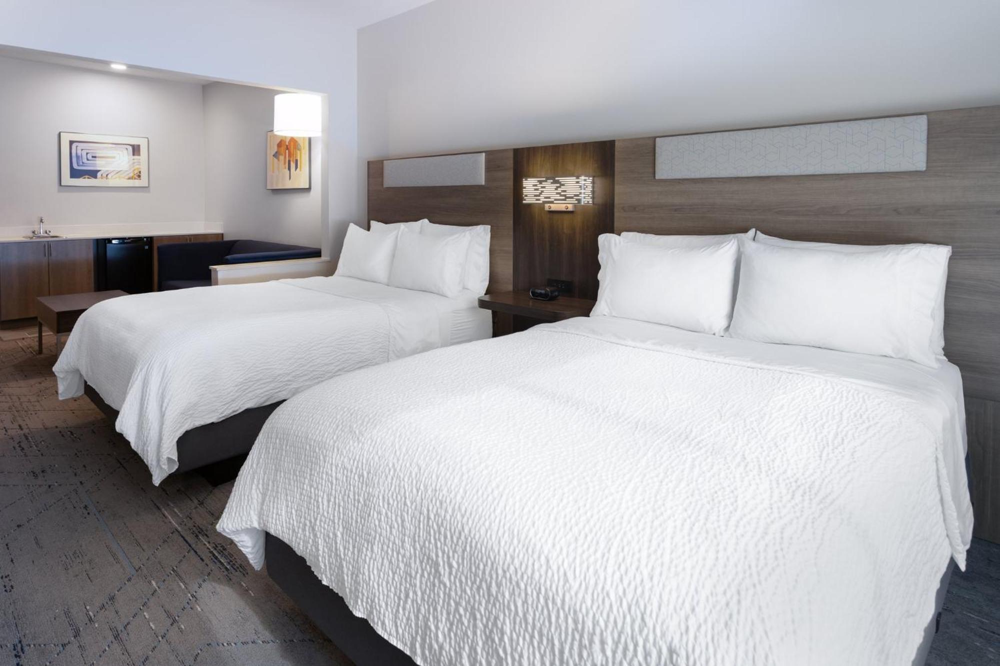 Holiday Inn Express Hotel & Suites Vineland Millville By Ihg Exterior foto